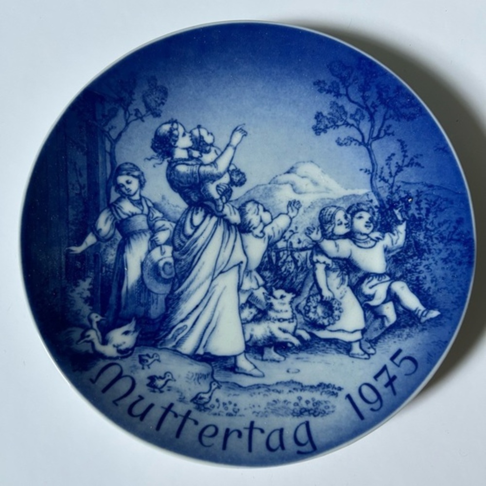 1975 Muttertag Mother’s Day blue and white plate - Bavaria, Germany